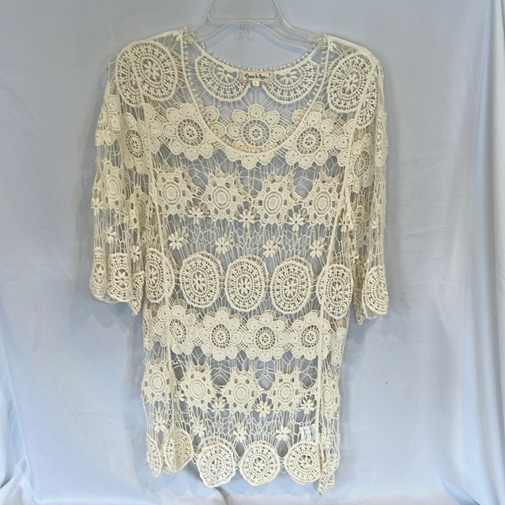 Grace and Lace Shirt size Large